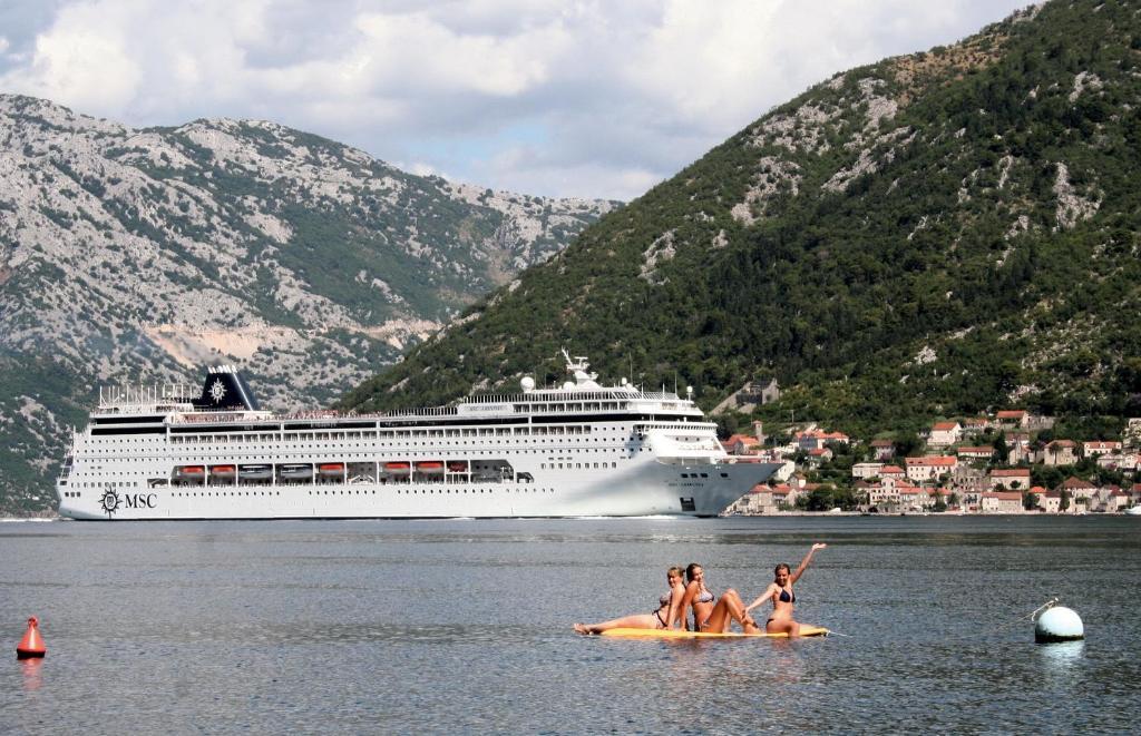 Apartments Penovic Kotor Ngoại thất bức ảnh